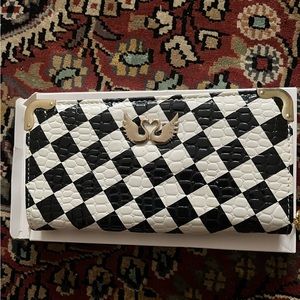 Swan Women’s Checkered Black & White wallet